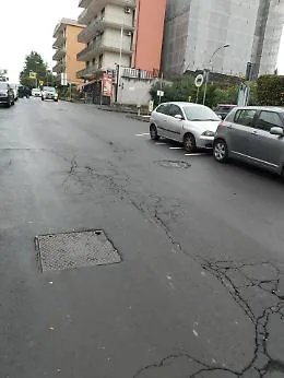 Catania: parcheggi moto occupati dalle auto