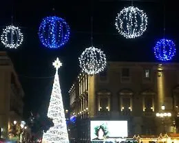 Catania, il Comune d&agrave; il via all'installazione delle luminarie natalizie