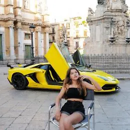 Lamborghini, Palermo e le foto di Letizia Battaglia, Orlando: &laquo;Vanno rimosse&raquo;