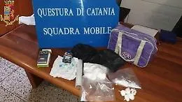 Catania, oltre mezzo chilo di cocaina nascosta nella cassapanca