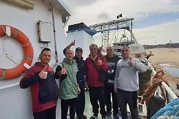 I pescatori siciliani liberati dai libici verso casa: &laquo;Regalo di Natale&raquo;