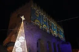 Covid, incombe il "rosso" sulle Feste ma il Governo ancora non decide
