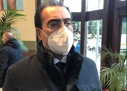 Vaccino, il medico (del Cts siciliano) fuori dal coro: &laquo;Prodotto senza evidenze scientifiche chiare&raquo;