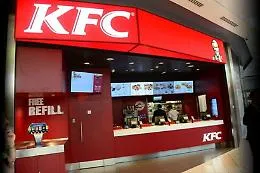 A Palermo apre Kfc e viene subito multato: non fa la differenziata
