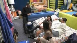 GfVip, nuovo "giallo" dentro la Casa: "Giulia chi &egrave; Alessio"?