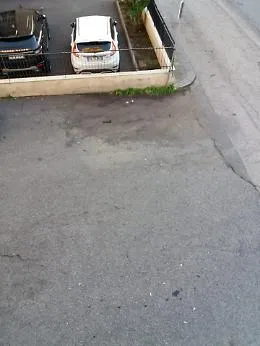 Catania, via Grassi Bertazzi sempre piena di cenere lavica