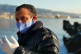 De Luca: &laquo;Io isolato dai poteri forti con l'avallo di Musumeci e Razza&raquo;