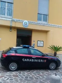 Patti, maltrattamenti e una coltellata al marito: arrestata moglie violenta