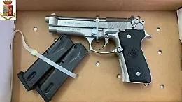 Catania, armi e droga in casa di un pregiudicato a S. Giorgio: arrestato