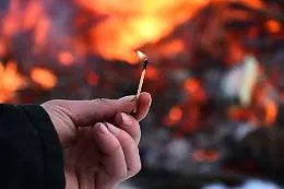 Sicilia, nella guerra ai piromani si pensa anche al sequestro dei beni