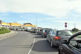 Gravina di Catania, lunghe code al  drive in tamponi: &laquo;Evitate lo svincolo&raquo;