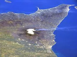 L'Etna d&agrave; spettacolo anche dalla Stazione Spaziale