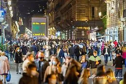 Il Codacons: &laquo;Piazze e vie dello shopping a numero chiuso o denunciamo i sindaci&raquo;