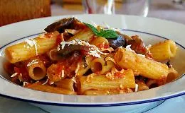 Pasta alla norma, c'&egrave; chi vuole candidarla a patrimonio gastronomico dell'Unesco