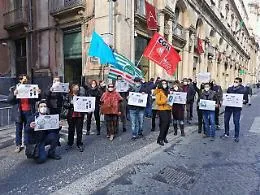 I &ldquo;navigator&rdquo; in piazza a Palermo e Catania per la proroga dei contratti
