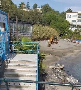 Ognina (Ct): ruspa nella spiaggetta