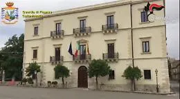 Appalti pubblici in cambio di favori, ex sindaco del Nisseno torna in libert&agrave;