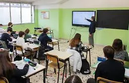 Scuole superiori, da luned&igrave; in Sicilia le lezioni in presenza salgono al 75%
