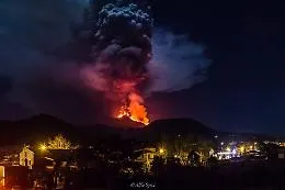 Immagini del sesto parossismo dell'Etna