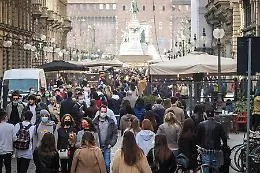 Covid, in Italia quasi 19 mila nuovi contagi, spie di una terza ondata