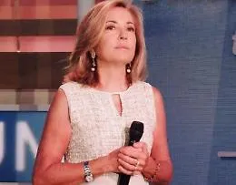 Sanremo, sul palco Barbara Palombelli: &laquo;Porto un monologo, pensando anche a Elodie&raquo;