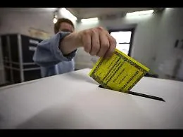 Urne aperte in Campania, Puglia e Veneto: si vota fino alle 15 per eleggere i presidenti 