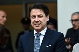 Conte: &laquo;Oggi l'Italia si risveglia, &egrave; il Vaccine Day&raquo;