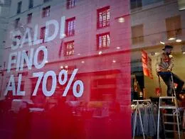 Commercio, meno burocrazia e  5 festivi chiusi