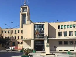 Gela, il Comune &egrave; senza soldi: tagli
a mense scuole e trasporto disabili