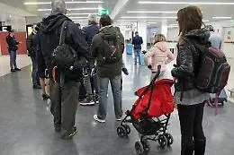 Coronavirus: a Catania si cercano i passeggeri del volo della donna risultata positiva