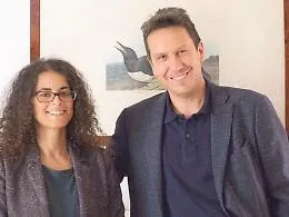 Irene e Andrea, una premiata ditta (di fisici) che studia il valzer dei moscerini