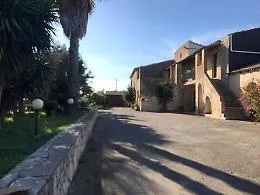 Se lo Stato deve chiedere permesso nell&rsquo;agrumeto confiscato alla mafia: il caso di Palagonia