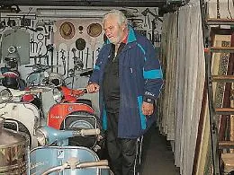 Per Nicol&ograve; Gagliardo due ruote e una passione: &laquo;Una Vespa tira l&rsquo;altra&raquo;