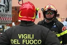 Canicatt&igrave;: un incendio distrugge capannone industriale