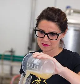 Birre artigianali, Luppolo d'Oro a "Ciaur&ugrave;sa" creata da mastra birraia-farmacista catanese