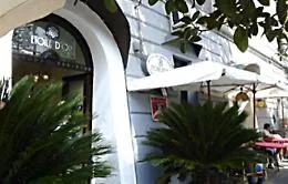 &Egrave; l'Etoile d'Or lo storico bar catanese chiuso dalla polizia per blatte e sporcizia