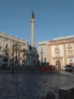 Pusher su una bici elettrica, i falchi della polizia lo arrestano