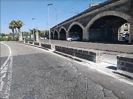 Catania, pregiudicato ferito a coltellate alla testa al porto
