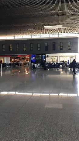 Aeroporto di Catania quasi deserto a causa della psicosi