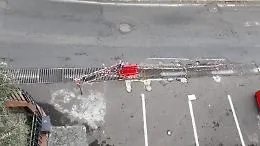 Catania: caditoia pericolosa transennata da oltre un mese