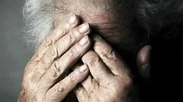 Messina, calci, pugni e schiaffi alla nonna per estorcerle denaro