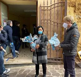 Coronavirus, uova di Pasqua gratis per i bimbi poveri di Agrigento