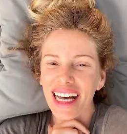 Alessia Marcuzzi su Instagram "senza trucco e senza inganno" lancia una sfida