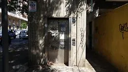 Catania: uno strano monumento al Corso delle  Provincie