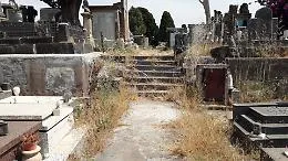Catania:  il cimitero sempre pi&ugrave; in abbandono