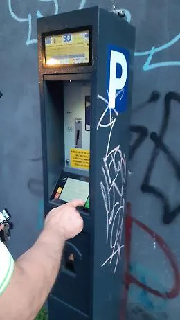 Catania: pochi parcometri in via di Sangiuliano