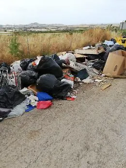 Gibisa-Ciavolotta: il trionfo dei rifiuti tra l'indifferenza degli amministratori