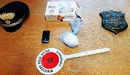 Palagonia, sotto il sedile dell'auto una pietra di cocaina di 90 grammi