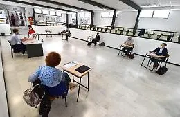 Come mantenere le distanze a scuola?  Parlano gli insegnanti: &laquo;Ci vuole la bacchetta magica&raquo;