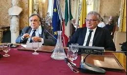 Il sindaco di Palermo, Orlando
&laquo;Mai al tavolo con Samon&agrave;&raquo;